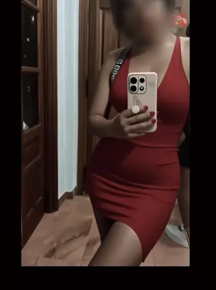 Amira, 27
