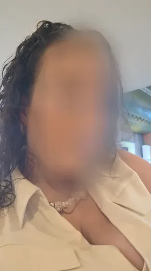 Antonia, 39