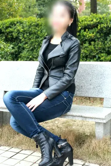 Celina, 31