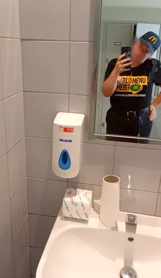 Elena, 24