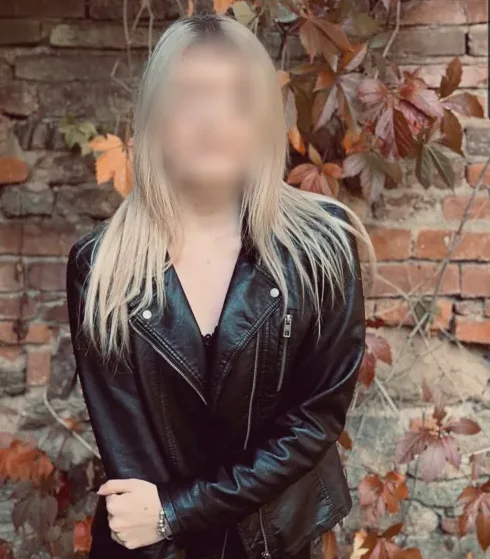 Helena, 32