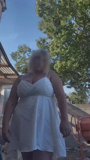 Marie, 22