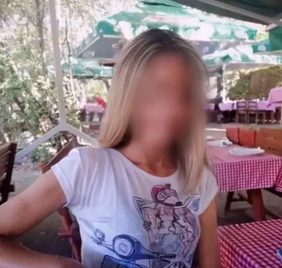 Pia, 35