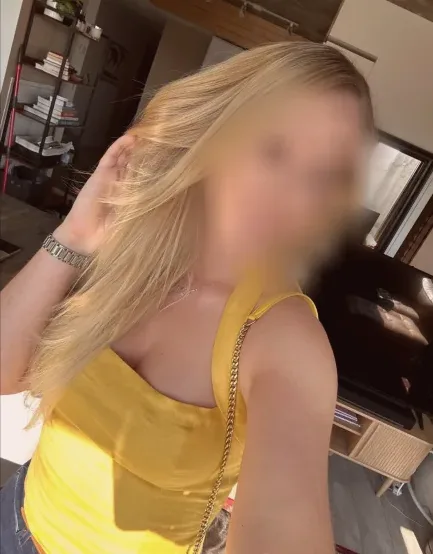 Sandra, 37