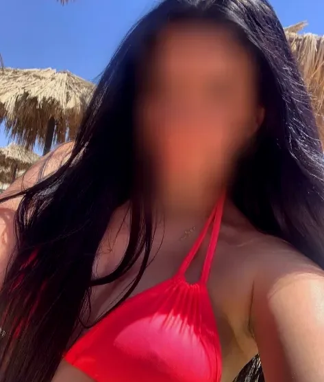 Sarah, 31