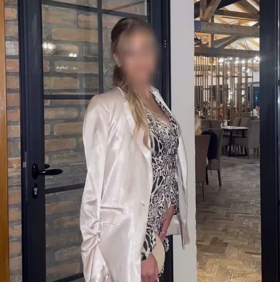Selina, 25