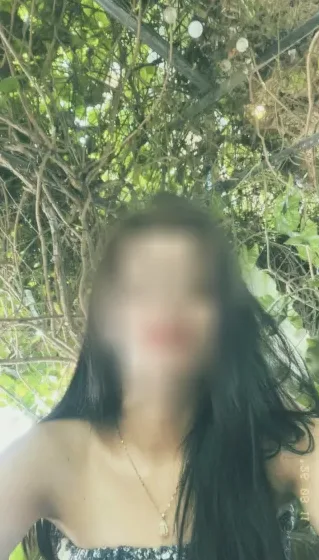 Vanessa, 24